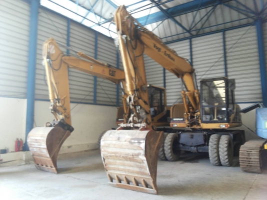 รถขุดล้อยาง CAT M312 สนใจโทร 083 081 2889