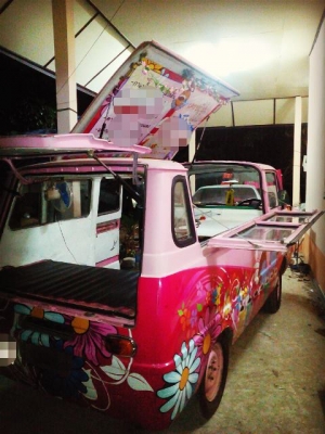 รถตู้เล็กพร้อมเปิดกิจการค้าขายลดสุดๆ100000บ.