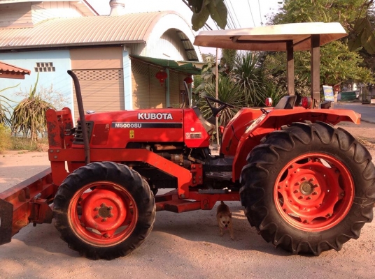 แทรกเตอร์คูโบค้า m5000 สภาพดีพร้อมใช้งาน สภาพดีเยี่ยม  เดิมทั้งคัน มีผานดันหน้า เเละ ผานสามด้วย
