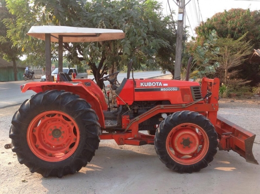 แทรกเตอร์คูโบค้า m5000 สภาพดีพร้อมใช้งาน สภาพดีเยี่ยม  เดิมทั้งคัน มีผานดันหน้า เเละ ผานสามด้วย