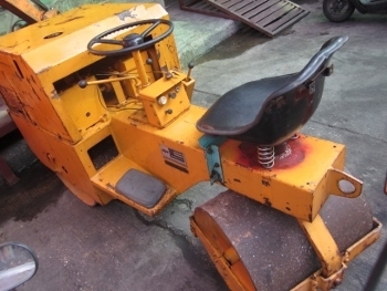 ขาย รถบด นั่งขับ KOMATSU ล้อเหล็ก หน้า หลัง แบบสั่นสะเทือน เครื่องยนต์ เบนซิน 1 สูบ ราคา 125,000 บาท ขาย รถบด นั่งขับ KOMATSU ล้อเหล็ก หน้า หลัง แบบสั่นสะเทือน เครื่องยนต์ เบนซิน 1 สูบ ราคา 125,000 บาท