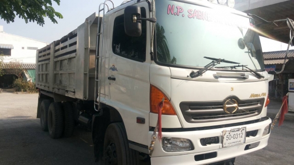 10ล้อดั้ม HINO MEGA 320 UROII ปี48 รถวิ่งดิน