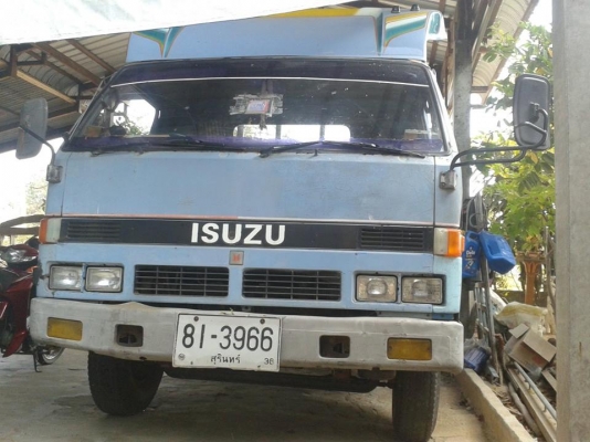 หกล้อ NPR เครื่อง110เเรง   น็อต 5 รู  พวงมาลัยพาวเวอร์