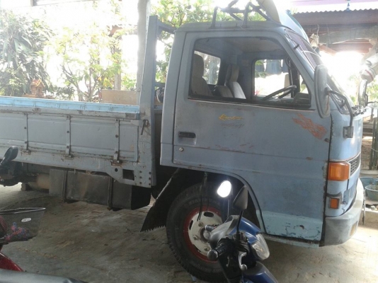 หกล้อ NPR เครื่อง110เเรง   น็อต 5 รู  พวงมาลัยพาวเวอร์