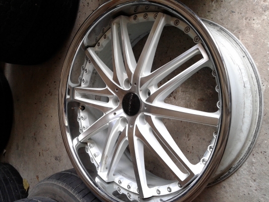 ขายล้อแม็กขอบ20 ห้ารู114.3กว้าง8.5ทั้ง4ล้อขอบเลส