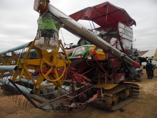 ขายรถเกี่ยวข้าวเกษตรพัฒนาแบบอุ่มสภาพพร้อมใช้เอกสารพร้อมสภาพ80\%สวยมาก ขายรถเกี่ยวข้าวเกษตรพัฒนาแบบอุ่มสภาพพร้อมใช้เอกสารพร้อมสภาพ80\%สวยมาก