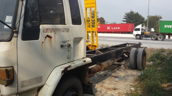 ขาย6ล้อใหญ่ช่วงยาว.....ยาง900.20....ขับไปได้เลย460.000