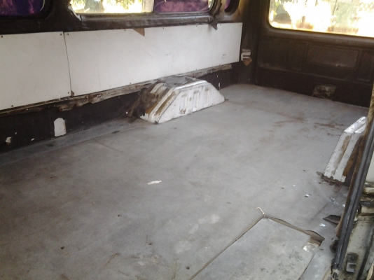 ขายรถตู้บัสดี ดีเซลฝาทอง 59500