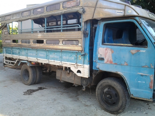 ขายครับ 6 ล้อโดยสารไม่มีทะเบียนสภาพสวย 89500