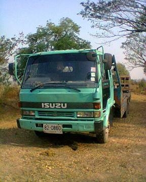 ขายเทรลเลอร์สิบล้อ  ร๊อคกี้ 180 เเรงม้าเทอร์โบ  2  เพลา ประกอบนอก ราคา  700,000 โทร 087-9666599 คุณหนาม