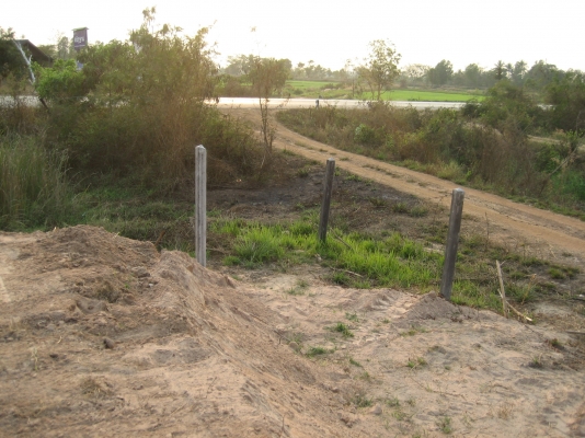 ขายที่ดินติดถนน ออกจาก 4 แยกยางตลาด โฉนด 08