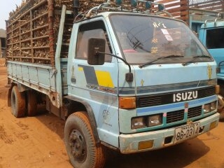 isuzu 110 ช่วงล่าง115 F หน้าหลัง6นอต็แล้วมี สโล กลางด้วยครับ เอกสารพร้อมโอน