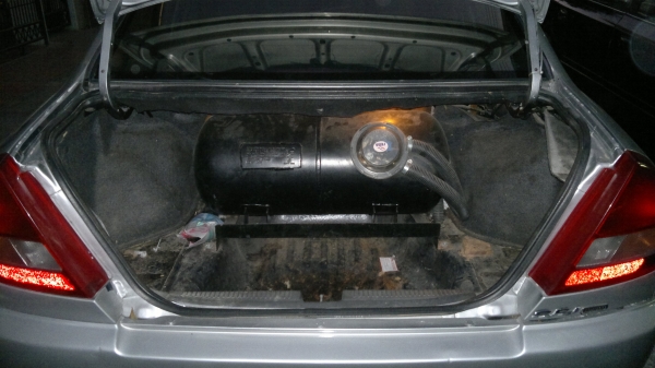 ขายท้ายเบนซ์ เครื่อง1.8 เกียร์ออโต้ ติดแก๊สหัวฉีด เบรคABS