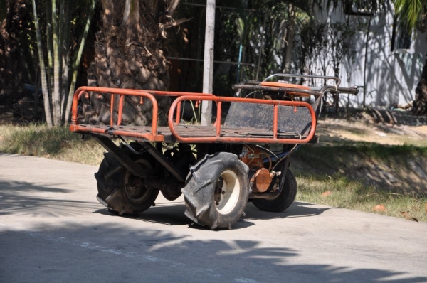 ขายรถ3ล้อ บรรทุกสินค้าอเนคประสงค์ มีเกียร์ สภาพเดิมๆจากญี่ปุ่นยังไม่เคยใช้ในไทย 12,500เท่านั้น!