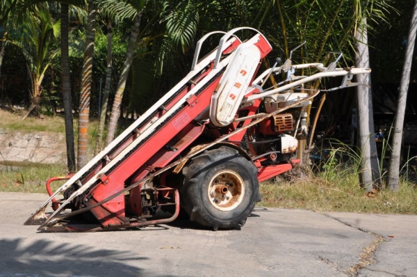 ขายรถเกี่ยวเดิมตาม KUBOTA สภาพสวยเดิมจากญี่ปุ่นยังไม่เคยใช้งานในไทย13,500เท่านั้น