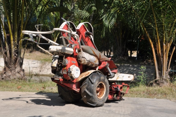 ขายรถเกี่ยวเดิมตาม KUBOTA สภาพสวยเดิมจากญี่ปุ่นยังไม่เคยใช้งานในไทย13,500เท่านั้น