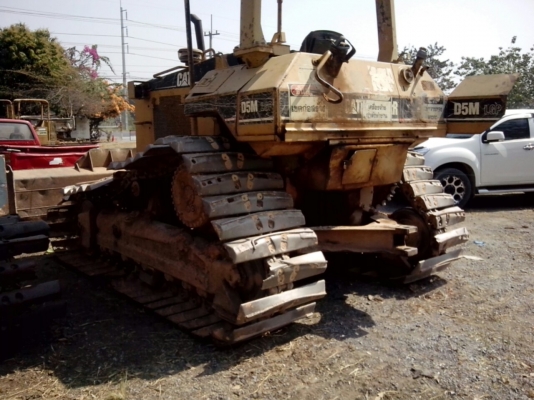 ขายรถแทรกเตอร์ CAT-D5M ตีนเป็ด เกียร์ท๊อค รถพร้อมใช้ 650000