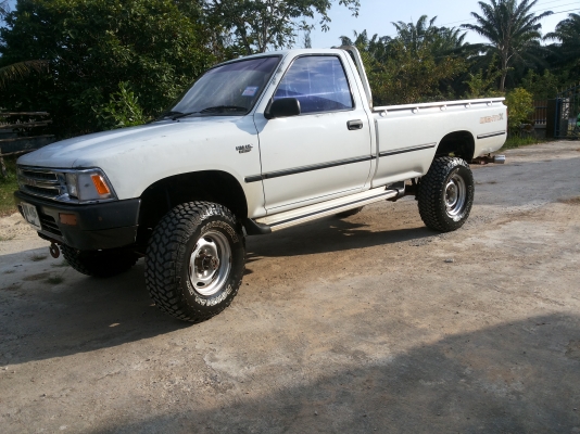 ขายรถกระบะ LN85 4x4คานแข็ง