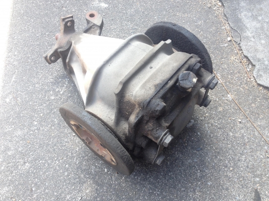 ขาย เพลาขับหลัง+จานดิสหน้า พร้อมคาลิปเปอร์ เบนซ์190E