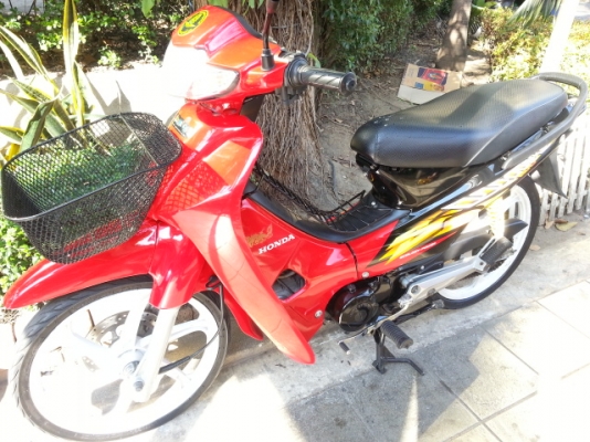 ขาย ***  WAVE 100 S  *** ดิส  สภาพดีใช้น้อยรักษา  สวยจัด  แห้งๆ  เครื่องเดิมสนิท เดินดี ไม่มีควันขาวแน่นอน ยังแน่นๆ เงียบ ไม่มีหอนรุ่นแรก แข็งๆ  เครื่องยนต์สมบูรณ์แน่นอนเงียบๆระบบไฟเตือนต่างๆใช้ได้ทุกระบบ  รถพร้อมใช้  ไม่ใช่พร้อมซ่อม   ใช้งานต่อได้ทันที