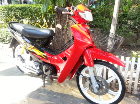 ขาย ***  WAVE 100 S  *** ดิส  สภาพดีใช้น้อยรักษา  สวยจัด  แห้งๆ  เครื่องเดิมสนิท เดินดี ไม่มีควันขาวแน่นอน ยังแน่นๆ เงียบ ไม่มีหอนรุ่นแรก แข็งๆ  เครื่องยนต์สมบูรณ์แน่นอนเงียบๆระบบไฟเตือนต่างๆใช้ได้ทุกระบบ  รถพร้อมใช้  ไม่ใช่พร้อมซ่อม   ใช้งานต่อได้ทันที