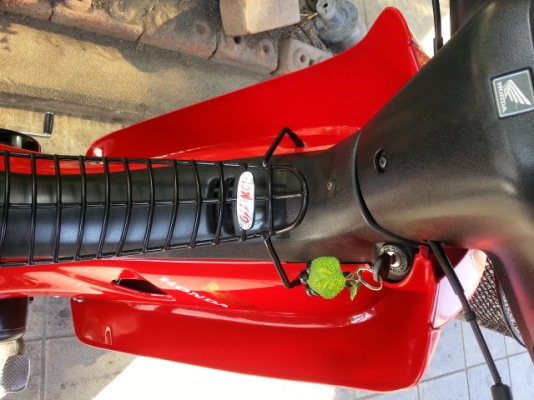 ขาย ***  WAVE 100 S  *** ดิส  สภาพดีใช้น้อยรักษา  สวยจัด  แห้งๆ  เครื่องเดิมสนิท เดินดี ไม่มีควันขาวแน่นอน ยังแน่นๆ เงียบ ไม่มีหอนรุ่นแรก แข็งๆ  เครื่องยนต์สมบูรณ์แน่นอนเงียบๆระบบไฟเตือนต่างๆใช้ได้ทุกระบบ  รถพร้อมใช้  ไม่ใช่พร้อมซ่อม   ใช้งานต่อได้ทันที