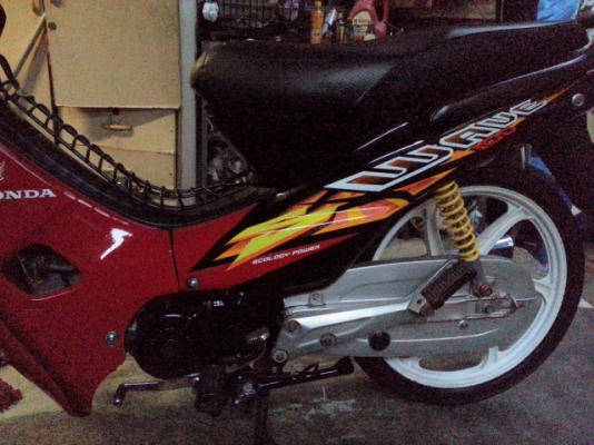 ขาย ***  WAVE 100 S  *** ดิส  สภาพดีใช้น้อยรักษา  สวยจัด  แห้งๆ  เครื่องเดิมสนิท เดินดี ไม่มีควันขาวแน่นอน ยังแน่นๆ เงียบ ไม่มีหอนรุ่นแรก แข็งๆ  เครื่องยนต์สมบูรณ์แน่นอนเงียบๆระบบไฟเตือนต่างๆใช้ได้ทุกระบบ  รถพร้อมใช้  ไม่ใช่พร้อมซ่อม   ใช้งานต่อได้ทันที