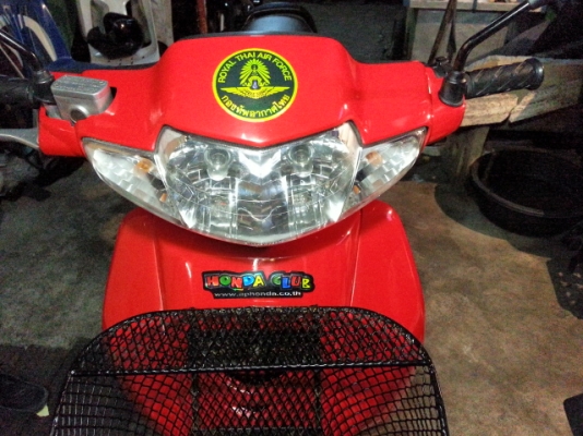 ขาย ***  WAVE 100 S  *** ดิส  สภาพดีใช้น้อยรักษา  สวยจัด  แห้งๆ  เครื่องเดิมสนิท เดินดี ไม่มีควันขาวแน่นอน ยังแน่นๆ เงียบ ไม่มีหอนรุ่นแรก แข็งๆ  เครื่องยนต์สมบูรณ์แน่นอนเงียบๆระบบไฟเตือนต่างๆใช้ได้ทุกระบบ  รถพร้อมใช้  ไม่ใช่พร้อมซ่อม   ใช้งานต่อได้ทันที