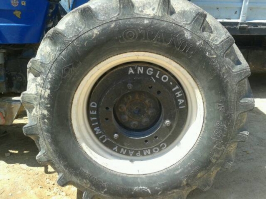 FORD NEW HOLLAND 80-66DTS 2เพลา มีดันหน้า สภาพพร้อมใช  รถใช้งานได้ปกติ..