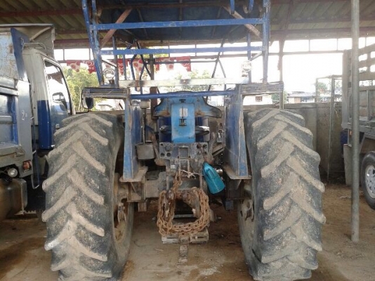 FORD NEW HOLLAND 80-66DTS 2เพลา มีดันหน้า สภาพพร้อมใช  รถใช้งานได้ปกติ..