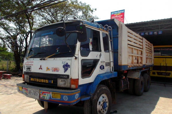 ขายด่วนรถสิบล้อหลงโบFN527TFชีL0425ดรั้มเครือง220แรงม้า