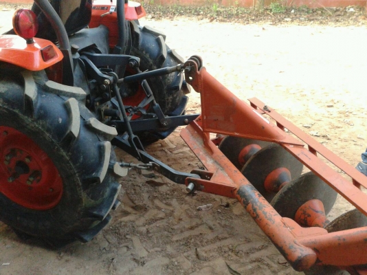 ขาย KUBOTA   KRT140 PTO  พร้อมผาน4 ตราช้าง สภาพสวย 400กว่าชั่วโมง