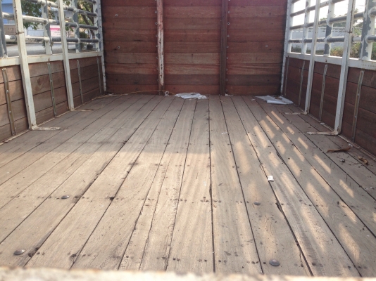 มาอีกแล้วครับ6ล้อเมก้า150HPยาว4.30เมตรปี50ครับ