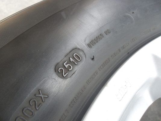 ล้อแม็ก 17นิ้ว 6รูมาสด้า+ยาง265/65R17 สวยๆ 4 ล้อ ราคา 7700 บาท