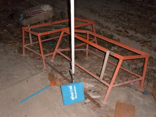 ขายตู้ลำโพงขนาด 15 นิ้ว 2ใบ ใบละ 6 ดอก เป็นตู้ยืนรุ่นเก่า