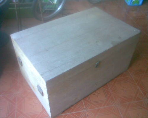 หีบไม้สักเก่าขนาดใหญ่