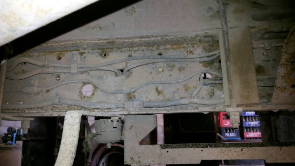 ขายรถ 6 ล้อกระบะคาร์โก้ TOYOTA DYNA กระบะยาว 4.40 เมตร ไม่มีเครื่องเกียร์ คัสซีสวย ทะเบียนภาษีขาดปี 2552 ราคา 100000