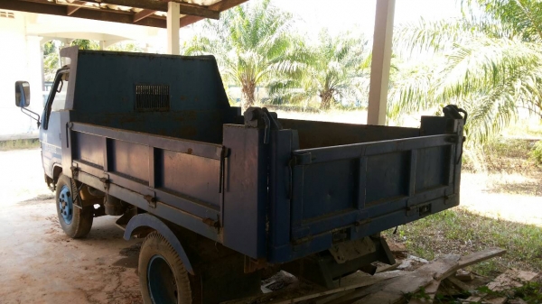 ขายรถ 6 ล้อกระบะคาร์โก้ TOYOTA DYNA กระบะยาว 4.40 เมตร ไม่มีเครื่องเกียร์ คัสซีสวย ทะเบียนภาษีขาดปี 2552 ราคา 100000