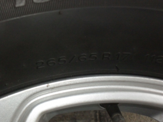 ล้อแม็ก 17นิ้ว 6รู ฟอด + ยาง 265/65R17ปั10 สวยๆ 4 ล้อ ราคา 7700 บาท ล้อแม็ก 17นิ้ว 6รู ฟอด + ยาง 265/65R17ปั10 สวยๆ 4 ล้อ ราคา 7700 บาท