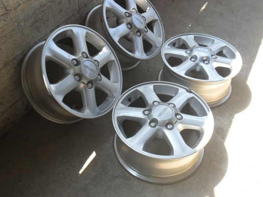 ล้อแม็ก 16นิ้ว 6รู อีซูซุ สวยๆ 4 ล้อ ราคา 6500 บาท ล้อแม็ก 16นิ้ว 6รู อีซูซุ สวยๆ 4 ล้อ ราคา 6500 บาท