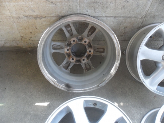 ล้อแม็ก 16นิ้ว 6รู อีซูซุ สวยๆ 4 ล้อ ราคา 6500 บาท ล้อแม็ก 16นิ้ว 6รู อีซูซุ สวยๆ 4 ล้อ ราคา 6500 บาท