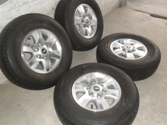 ล้อแม็ก 16นิ้ว 6รู แชฟ + ยาง265/70R16ปี11 สวยๆ 4 ล้อ ราคา 6900 บาท