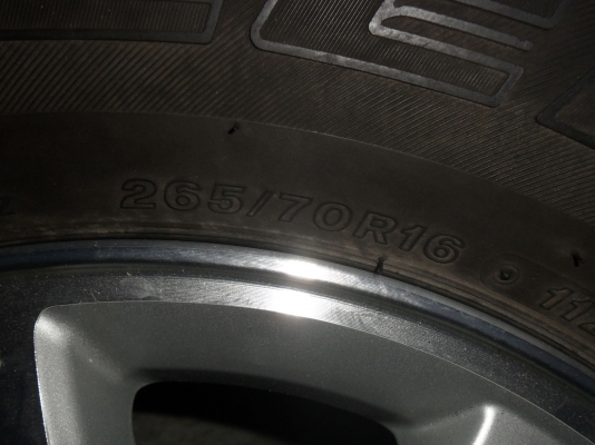 ล้อแม็ก 16นิ้ว 6รู แชฟ + ยาง265/70R16ปี11 สวยๆ 4 ล้อ ราคา 6900 บาท