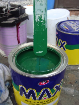 สีเขียวแท็กซี่ ขนาด 1ลิตร กปละ 70บาท(ประเภทเดียวกับสีตราผึ้ง)