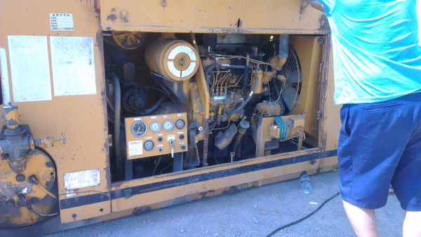 Sell> ขายเครื่องปั้มลมเคลื่อนที่ Komatsu มาจากญี่ปุ่น เครื่องใช้รอบ 2,000 rpm ประหยัดน้ำมัน ถูกสุดๆแล้วครับ