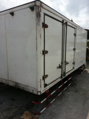 ขายครับตู้อลูมิเนียม(ตู้แห้ง)5เมตร30สภาพดีครับ