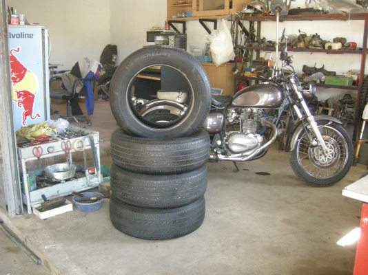 ยาง16นิ้ว MICHELINสภาพ80\% ขายถูก 4เส้น 1500 ยาง16นิ้ว MICHELINสภาพ80\% ขายถูก 4เส้น 1500