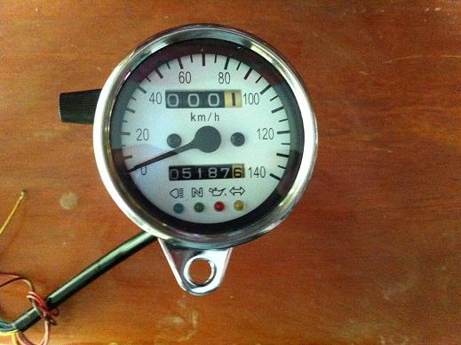 ขายไมล์ datona มีตัวจับทริป มีไฟบอกสถานะไฟเป็ยled