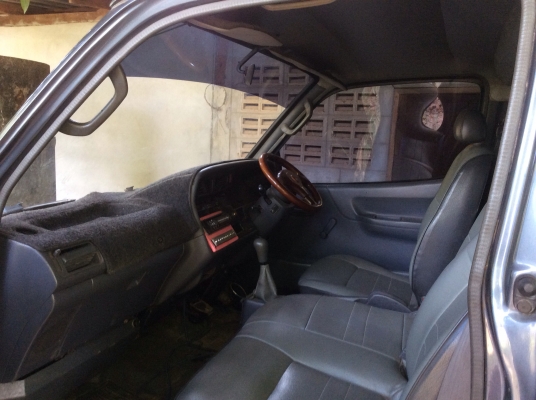 ขายรถตู้ toyota ปี 39 สภาพสวยพร้อมใช้งาน