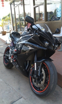 ขาย R1 ปี 2010 สพม.แท้ครับ เครื่องดีระบบไฟปกติ สวยจบ ถึงวันอาทิตเท่านั้น